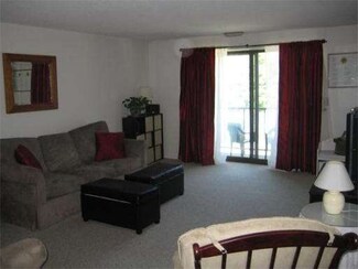 43 Pomeworth St Unit 33, Stoneham, MA 02180