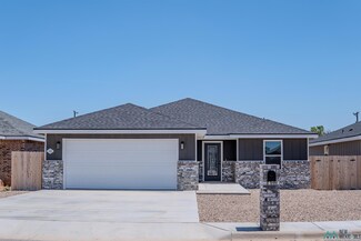 220 Starlite Dr, Clovis, NM 88101