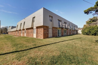 933 S Wildan Ave, Springfield, MO 65802