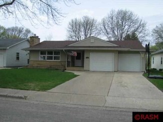 522 S Nicollet St, Blue Earth, MN 56013