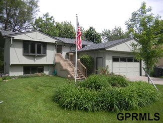 313 S 4th St, Ceresco, NE 68017