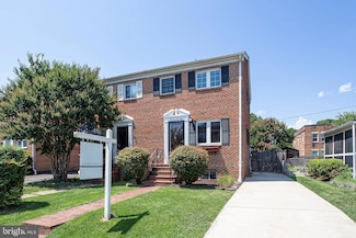 210 1/2 Adams Ave, Alexandria, VA 22301