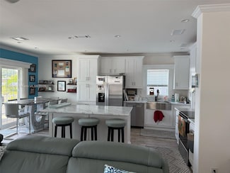 6881 NW 43rd Ave, Coconut Creek, FL 33073