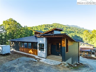 163 Grandfather Knolls Dr, Beech Mountain, NC 28604