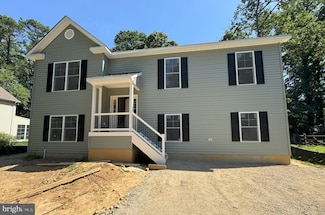484 Lake Dr, Lusby, MD 20657