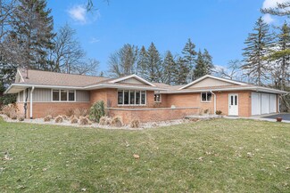 2232 Crosswind Dr, Kalamazoo, MI 49008