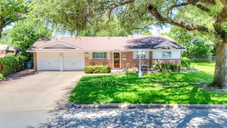 4905 Tracy Dr, Haltom City, TX 76117