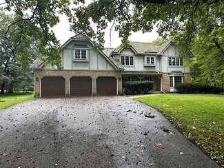 71 Crestview Dr, Oswego, IL 60543