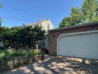 25 Lakeview St, Blackstone, MA 01504