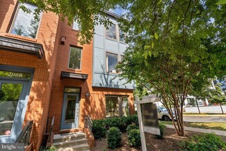 2986 District Ave, Fairfax, VA 22031