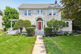 176 Nassau Rd, Huntington, NY 11743