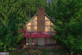 7 Cresthill Ln, Linden, VA 22642