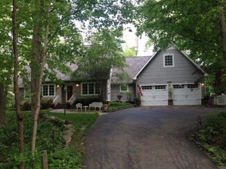 1896 E Oak St, Flora, IN 46929