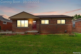 21608 Barton St, Saint Clair Shores, MI 48081