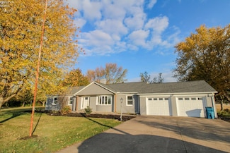 2109 Bogart Rd, Huron, OH 44839