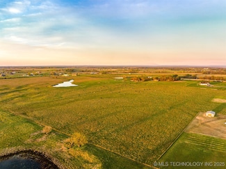 2 S 720 Rd, Wagoner, OK 74467