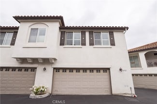 27951 Avalon Dr, Canyon Country, CA 91351