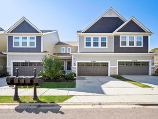 22W411 Crimson King Ln, Glen Ellyn, IL 60137