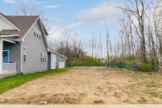 426 Corby Blvd, South Bend, IN 46617
