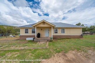 104 N View Dr, Capitan, NM 88316