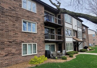 4948 Circle Ct Unit 707, Crestwood, IL 60418