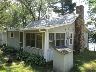W13401 Czech Dr, Coloma, WI 54930