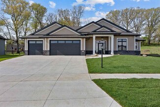 1510 Legend Dr, Tiffin, IA 52340