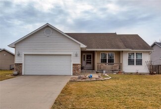 6231 NW 49th St, Johnston, IA 50131