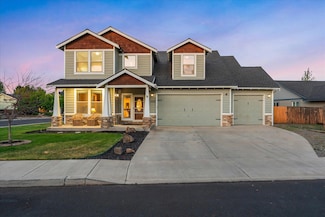 2228 NW 22nd St, Redmond, OR 97756