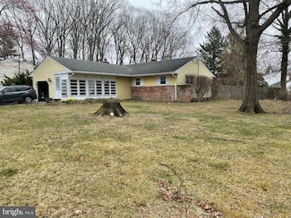 2 Shagbark Ln, East Windsor, NJ 08520