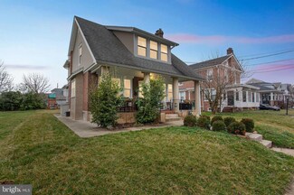 18 W Avon Rd, Brookhaven, PA 19015