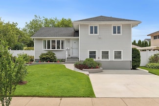 45 Elmtree Ln, Jericho, NY 11753