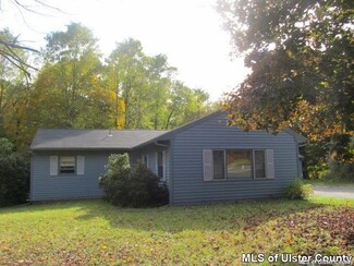 1660 Jackson Corners Rd, Pine Plains, NY 12567