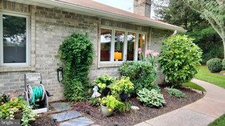 5634 Merion Ln, Macungie, PA 18062