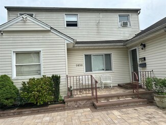 1830 Harvey Ln, East Meadow, NY 11554