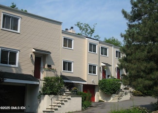 6 Nassau Place Unit 2, Cos Cob, CT 06807