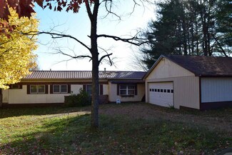 6 Knot Hole Rd, Whitefield, NH 03598