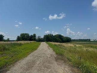 9015 Grace Ln, Loretto, MN 55357