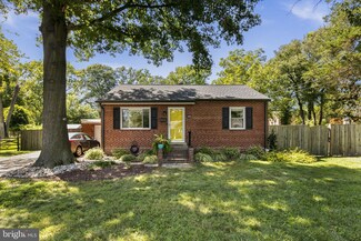 6806 Smithway Dr, Alexandria, VA 22307