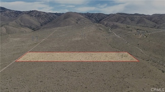 22 Canyon View Rd, Apple Valley, CA 92308