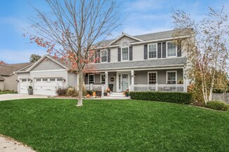 205 Cobble Stone Dr NW, Cedar Rapids, IA 52405