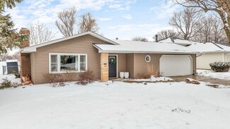 960 N Elmwood Dr, Aurora, IL 60506