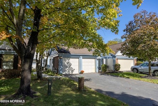 47 Old Orchard Ln, Ocean, NJ 07712