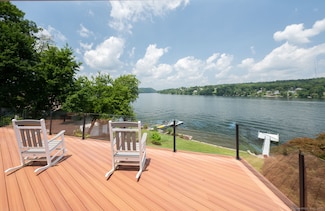 100 N Lake Shore Dr, Brookfield, CT 06804