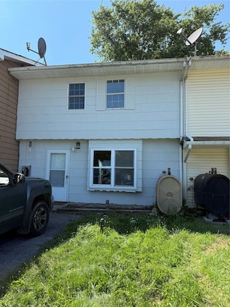 11 Columbine Ct, Middletown, NY 10940