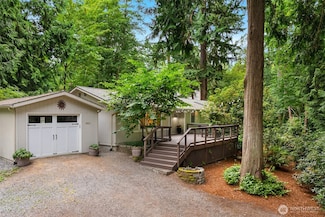 9820 NE Beach Crest Dr, Bainbridge Island, WA 98110