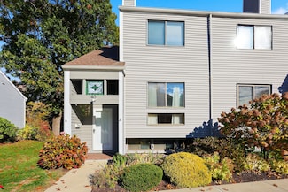 40 Crossroads Ln, Glastonbury, CT 06033