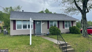 7100 Southlawn Dr, Oxon Hill, MD 20745
