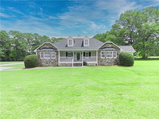 2759 Bay Ridge Dr, Loganville, GA 30052