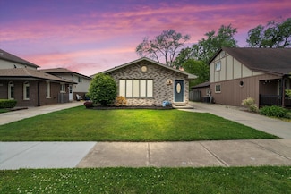 5809 W 90th Place, Oak Lawn, IL 60453